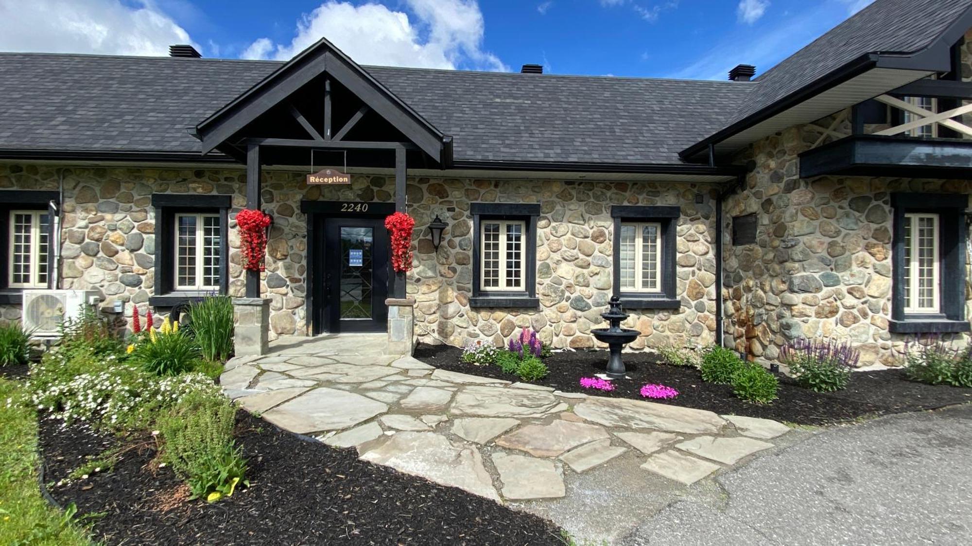 Condo Hotel Magog Orford Exterior photo